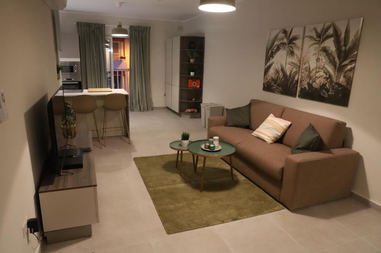 Lovely Holiday Home Next To Bus Terminus St. Paul's Bay Exterior photo